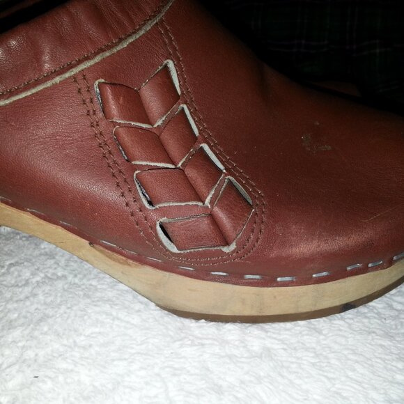 Vintage 1980s MIA Swedish Wood Clogs - Picture 3 of 12